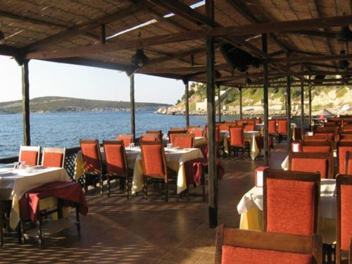 Number One Apart Hotel Karaburun  Buitenkant foto